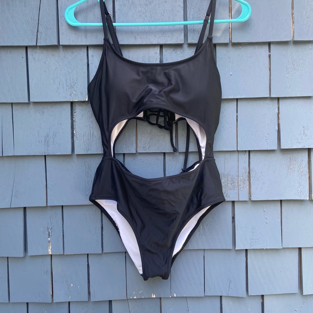 One piece bathing suit